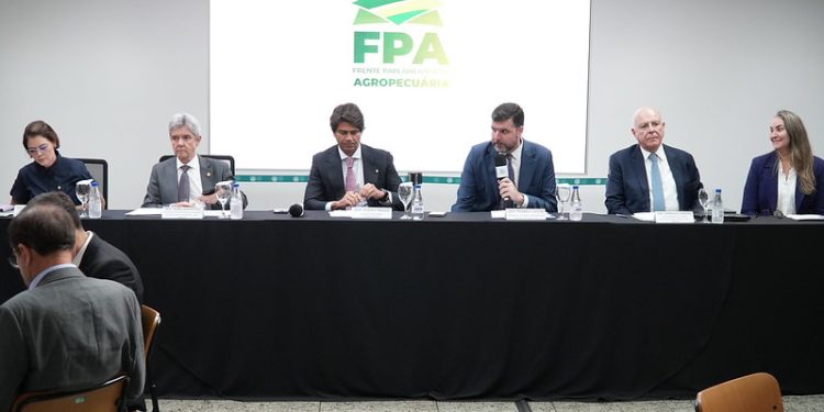 Reforma Administrativa e MP 1303/25: FPA pede responsabilidade fiscal, sem aumento de impostos no Brasil