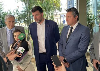 Dumping do leite é risco social e à segurança alimentar do país