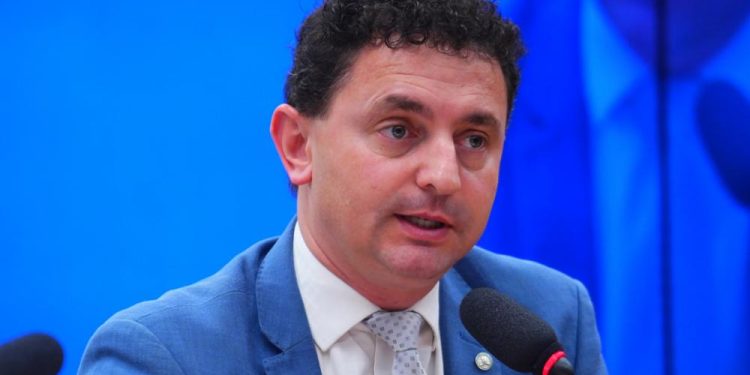 Projeto que susta decreto do Pronara avança na Câmara