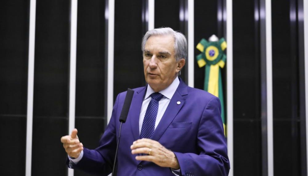 Deputados defendem acesso de pequenos produtores a tecnologias de melhoramento genético do gado leiteiro