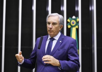 Deputados defendem acesso de pequenos produtores a tecnologias de melhoramento genético do gado leiteiro