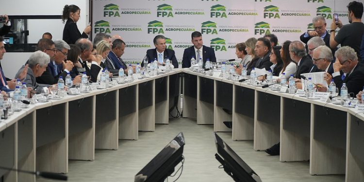 reunião-almoço 14-04-26