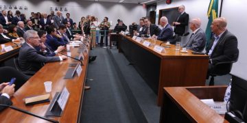 Plano de testes do E35 sairá em setembro, diz secretário durante seminário da Lei do Combustível do Futuro